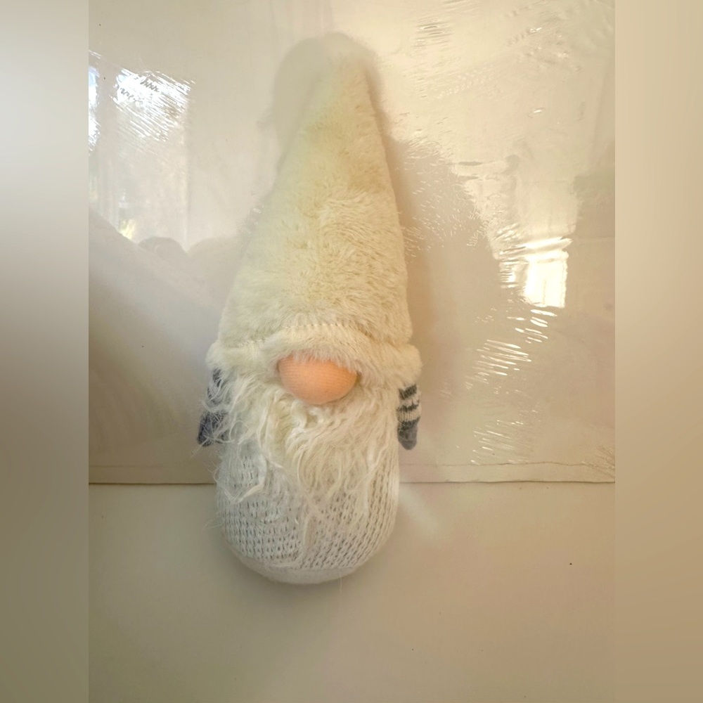 GNOME WHITE WITH SOFT PLUSH HAT KNOTTED WEIGHTED BOTTOM VELVET NOSE WHITE